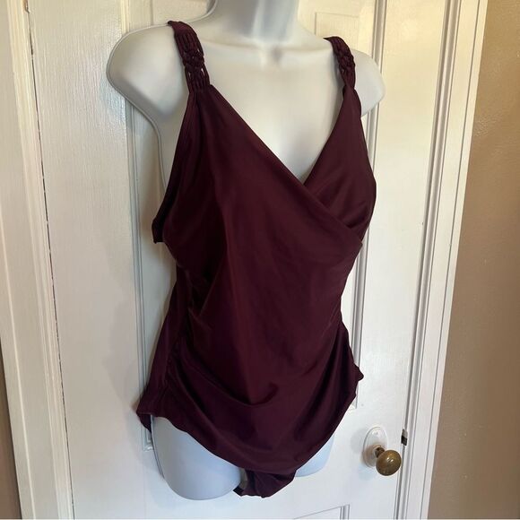 Merona Women's One Piece Swimsuit - Burgundy - Picture 8 of 10